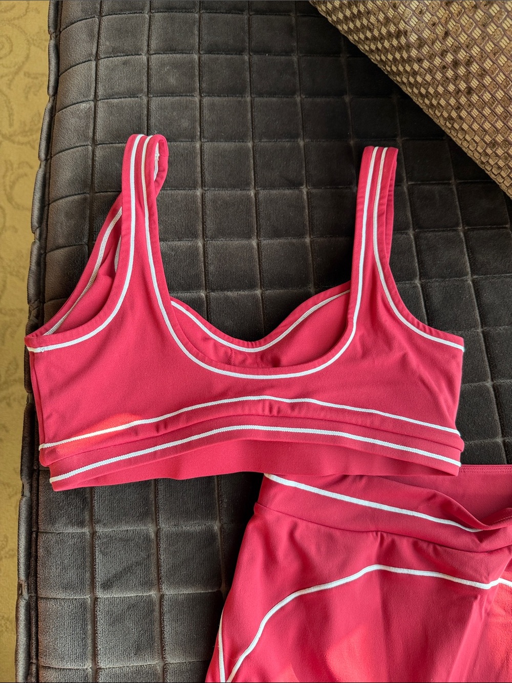 Red/ burgundy Unknown Seam-Trim High-Waist Leggings & Sports Bra Set - Picture 3 of 6